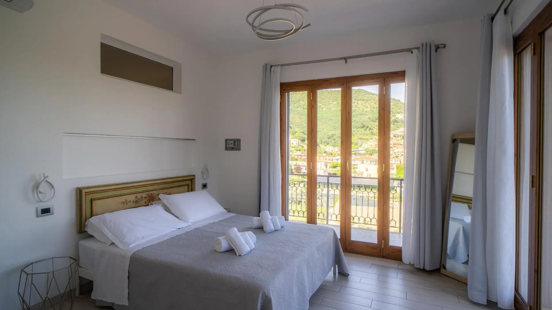 Villa Mafalda Pietra Ligure 0*,